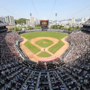 KIA – LG 주말 3연전 전석 매진, 광주 뜨겁게 달궜다