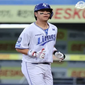 강민호 3점포 작렬… 삼성, 약속의 8회로 두산 격파