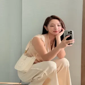 정순주, 여전한 ‘여신 미모’… 육아 중에도 완벽 데일리룩