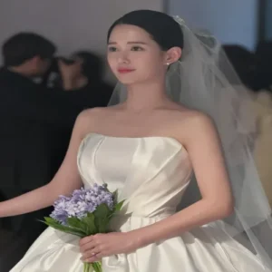 남보라, 환한 미소 속 행복한 결혼 소감… “더 많은 사람에게 보답하겠다”