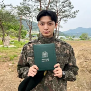 몬스타엑스 형원, 만기 전역과 함께 완전체 합류… 10주년 앞두고 재회