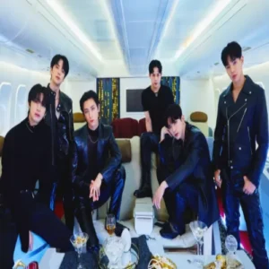 몬스타엑스, 데뷔 10주년 맞아 완전체로 돌아왔다