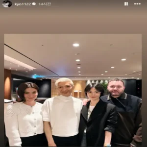 송혜교, 숏컷으로 뽐낸 내추럴 미모… 글로벌 인맥과의 일상 공개