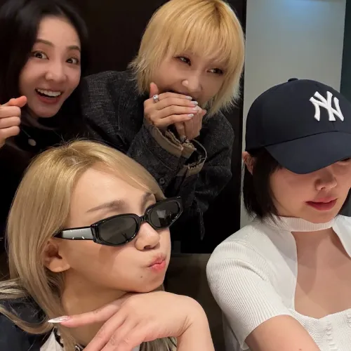CL 투애니원 멤버들과