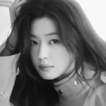 배우 이미숙이 자신의 유튜브 채널에서 동료 배우 전지현의 뛰어난 살림 실력을 알렸다.