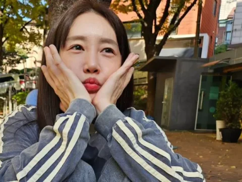 가수 별, 대상포진, 연예인 건강, 신경통, 수포 증상, 면역 저하, 하하 별 부부, 연예인 근황, 얼굴 대상포진, 건강 회복