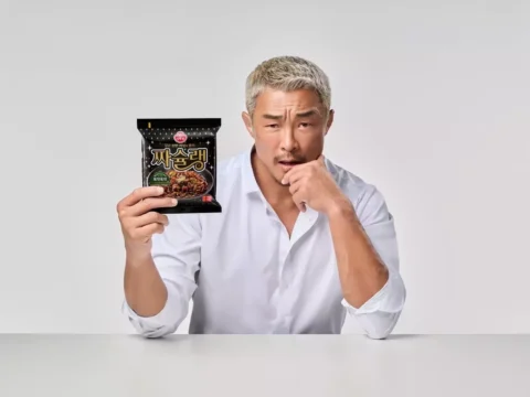 오뚜기가 짜슐랭 의 광고 모델로 추성훈을 발탁했다. 짜슐랭의 핵심 가치인 진한 맛과 풍미를 킥 이란 메시지로 강조한다.