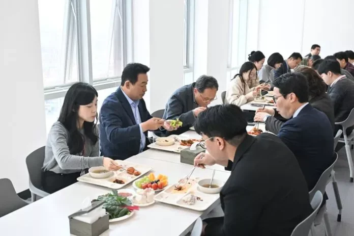 런치플레이션, 단체급식 산업