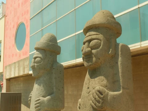 황금연휴 제주도 항공권, 제주행 항공편 매진, 국내여행 수요 증가, 고물가 관광지, 제주 항공 임시편, 항공권 가격 상승, 국내선 여객 수, 일본 엔화 환율, 제주도 관광 회복, 바가지요금 논란