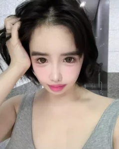 박봄, 단발 변신에 감성 폭발…“살구색·분홍색 헤어 또 흔들렸다”