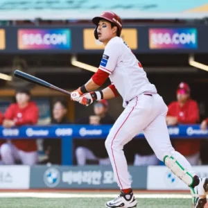 SSG, 백투백 홈런 앞세워 삼성 제압… 4위 도약