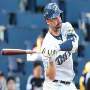 NC, LG에 6-5 설욕승 데이비슨·김형준 홈런포 맹활약