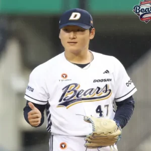 곽빈, 262일 만에 첫 승… 두산 2연승 발판