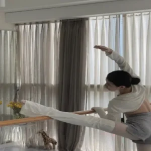 수지, 발레 연습 근황 공개… 우아한 자태에 감탄