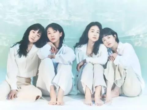 연극 '커튼'