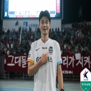 기성용 이적 7월로 연기… 서울 팬들, 응원 보이콧 선언