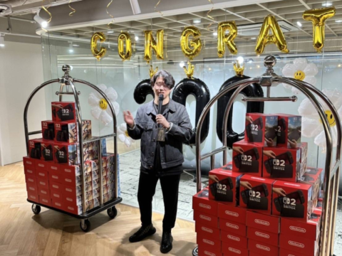 시프트업이 전 직원에게 닌텐도 스위치2를 지급하며 플랫폼 확장을 예고했다.