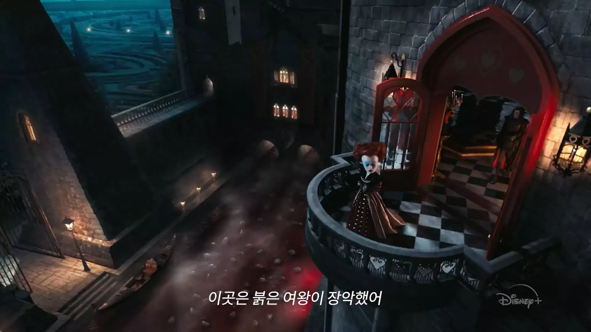 이상한 나라의 엘리스는 시각적 몰입감과 독창적인 미술로 큰 화제를 모았다.