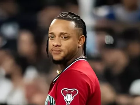 관중이 경기 중 마르테의 가족을 모욕하는 발언을 하여 MLB 전 구장 출입 금지를 받았다.