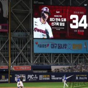송성문 3연전 4홈런 폭발… 키움, 삼성 꺾고 시즌 첫 스윕