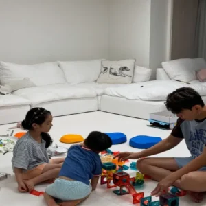 오상진·김소영 부부, 압구정 한강뷰 아파트 떠났다… “딸에게 큰방 양보”