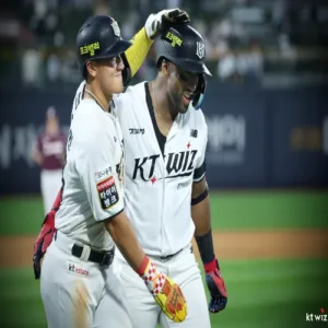 KT 로하스, KBO 외국인 최다 홈런 새 역사 썼다