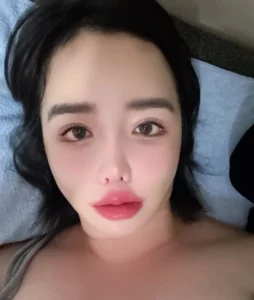 박봄, 필터 논란 속에도 팬과 소통…“굿나잇 여러분 Zzz”