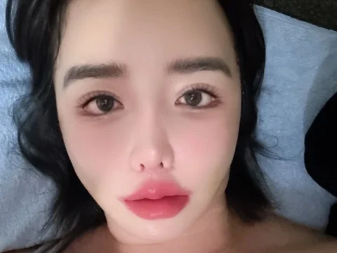 박봄
