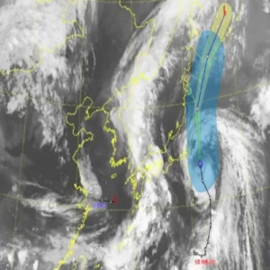 제5호 태풍 나리, 일본 관통 후 내일 밤 열대저압부로 약화 전망