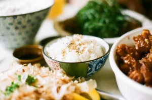 아침에 흰쌀밥 먹으면 얼굴 덜 매력적? 정제 탄수화물의 의외 결과