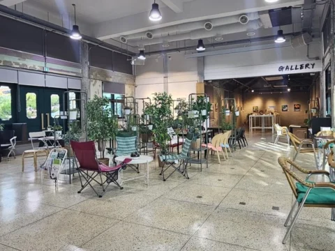 이동노동자의 온열질환을 예방하기 위해 지자체들이 쉼터 운영에 나선다.