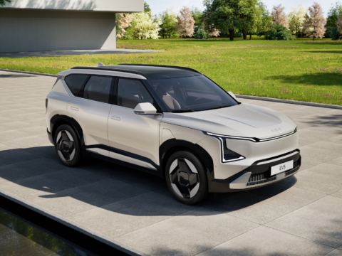 기아가 전용 전기차 SUV EV5 디자인을 공개했다.