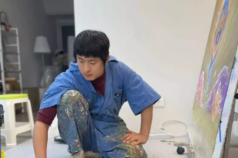 기안84가 사무실을 무단 방문하는 이들로 인한 불편을 토로하며 과거 직원에게 사과했다.