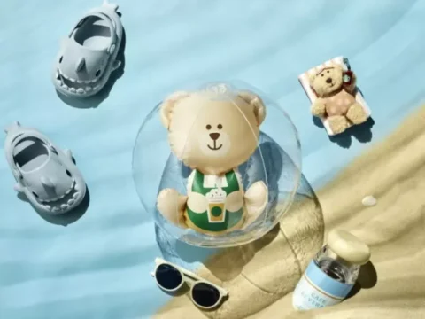 스타벅스가 카페 브륄레 프라푸치노 와 베어리스타 비치볼 증정 이벤트를 진행했다.