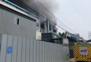 인천 금속 제조 공장 화재…직원 5명 대피