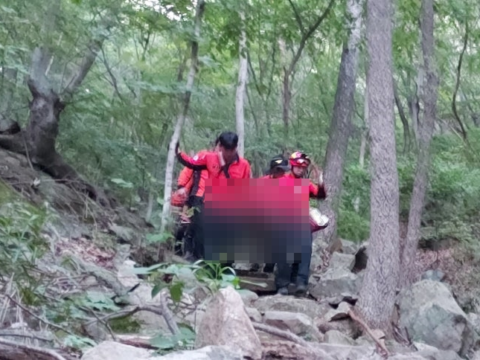 폭염 속 산행을 하던 등산객들이 온열질환 으로 숨지는 사고가 발생했다.